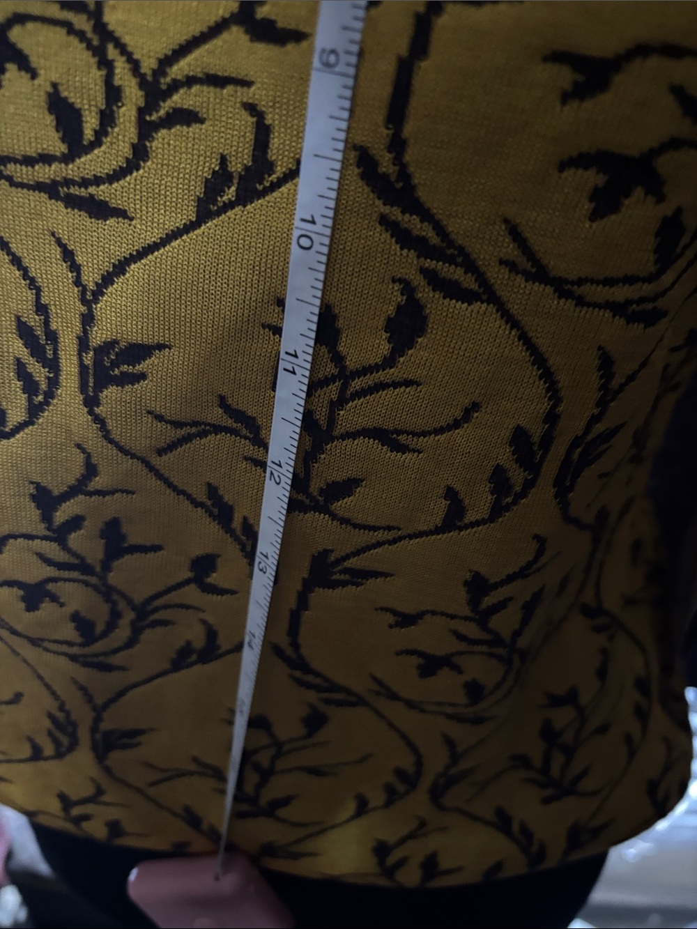 New St. John Sleeveless Yellow Brocade Mock Neck Top - Picture 7 of 7